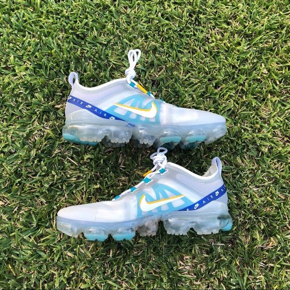 nike vapormax se white
